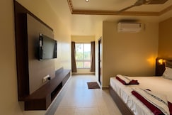 PRAMILA PARADISE, Honavar