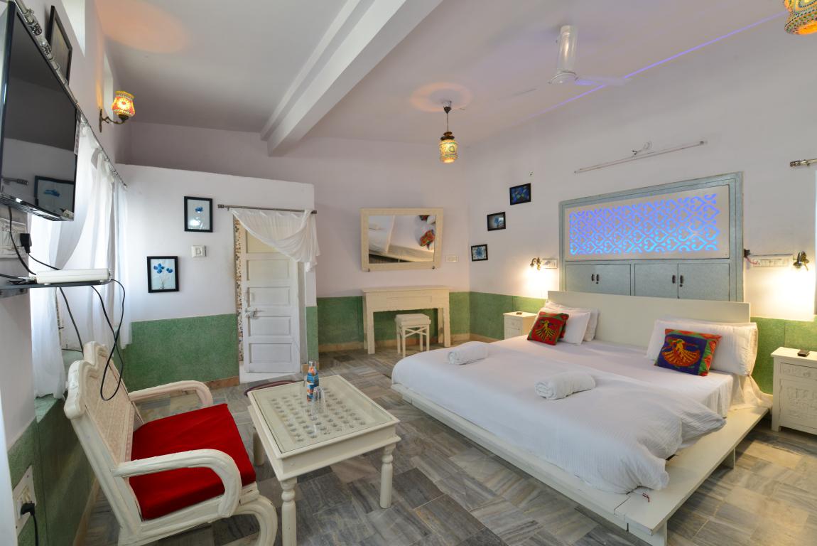Hotel Blue Haveli - Tap to explore photos