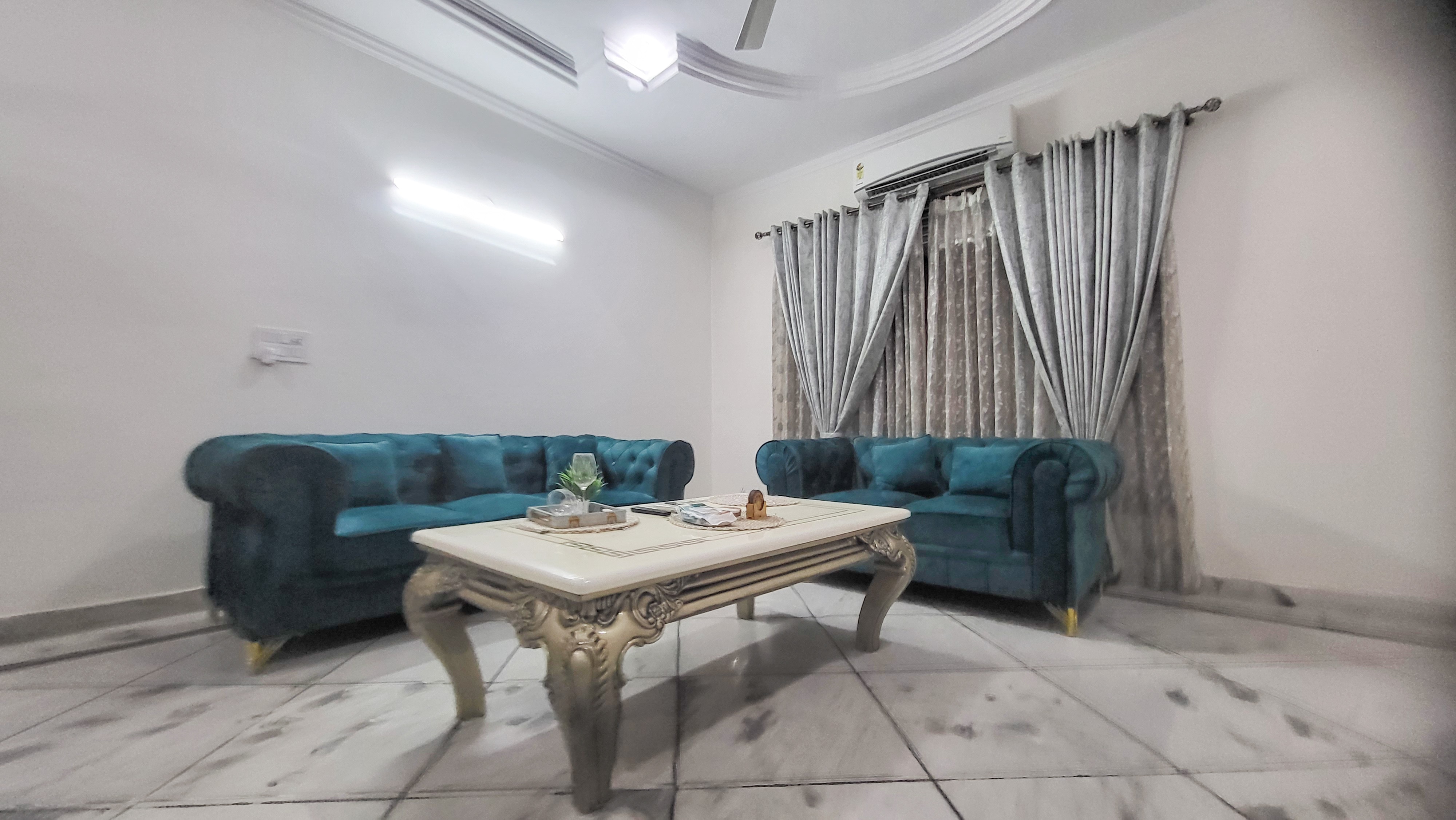 Charming 4BHK Retreat in Janakpuri - Tap to explore photos