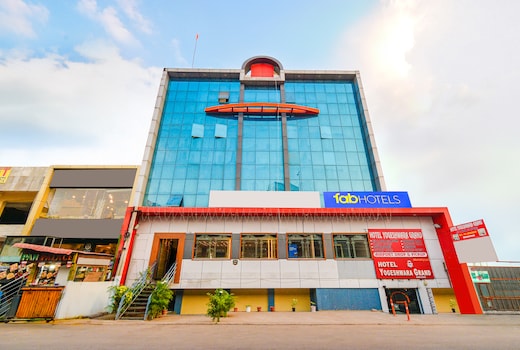 FabHotel Yogeshwara Grand - Nr Hyderabad International Airport, Shamshabad