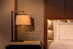 Fairmont Jakarta, Lebak