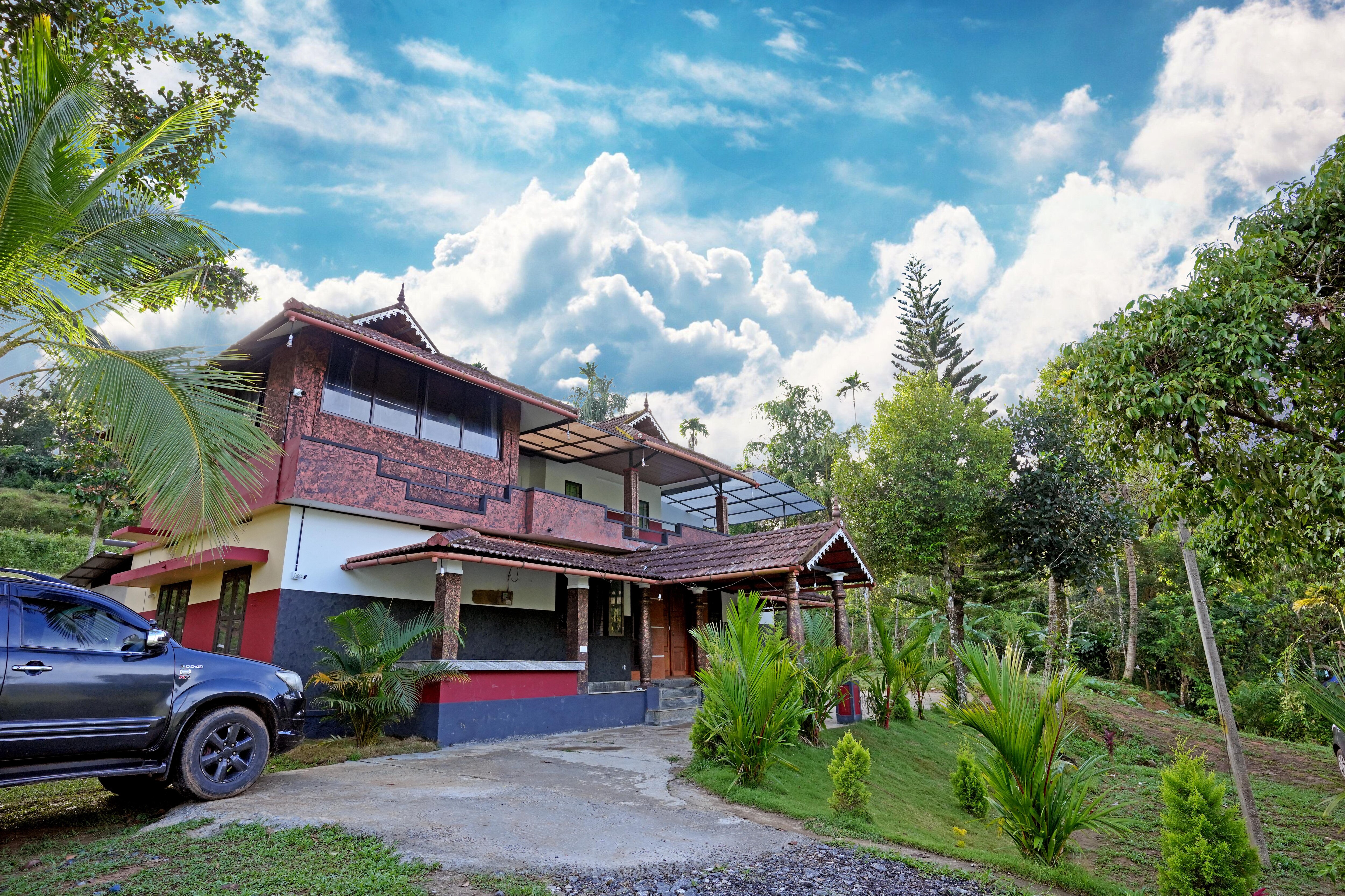 KL50 Holiday Home - Tap to explore photos