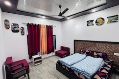 Hotel rudraksh, Guptkashi