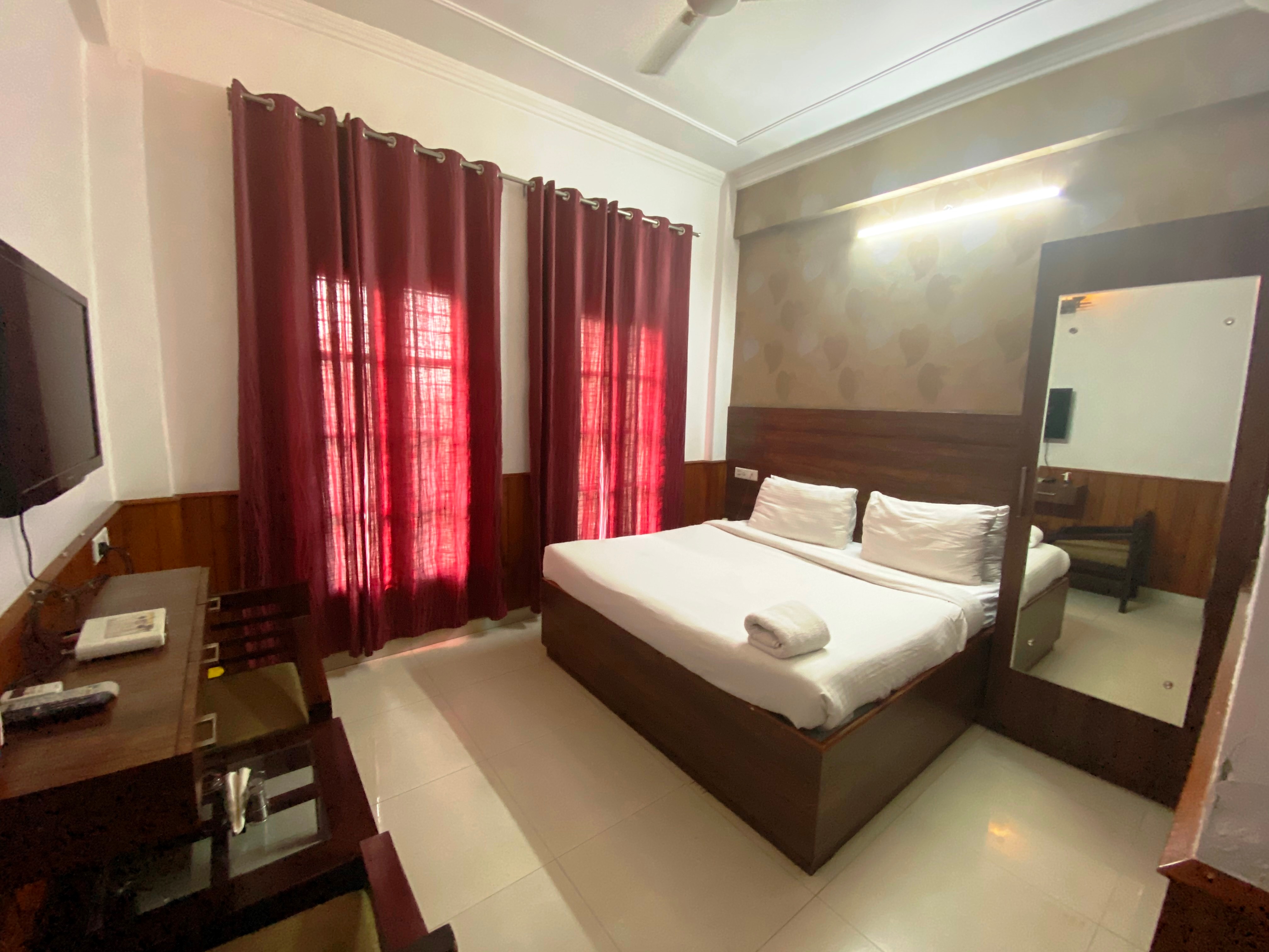 Red Apple Hotel 𝗕𝗢𝗢𝗞 Sangrur Hotel 𝘄𝗶𝘁𝗵 ₹𝟬 𝗣𝗔𝗬𝗠𝗘𝗡𝗧