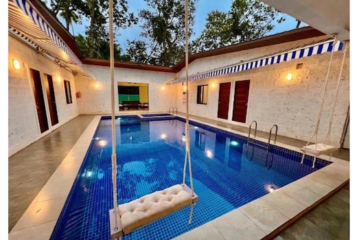 Shore House 6BR Alibaug Pureveg