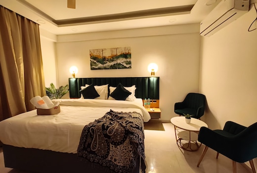 Arth Studios | Omaxe Hazratganj | Gomti Nagar Ext