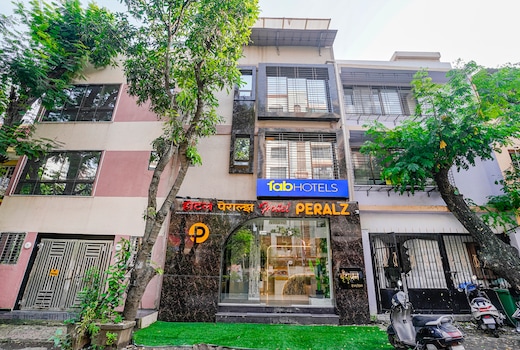FabHotel Peralz - Nr. Boriwali Station