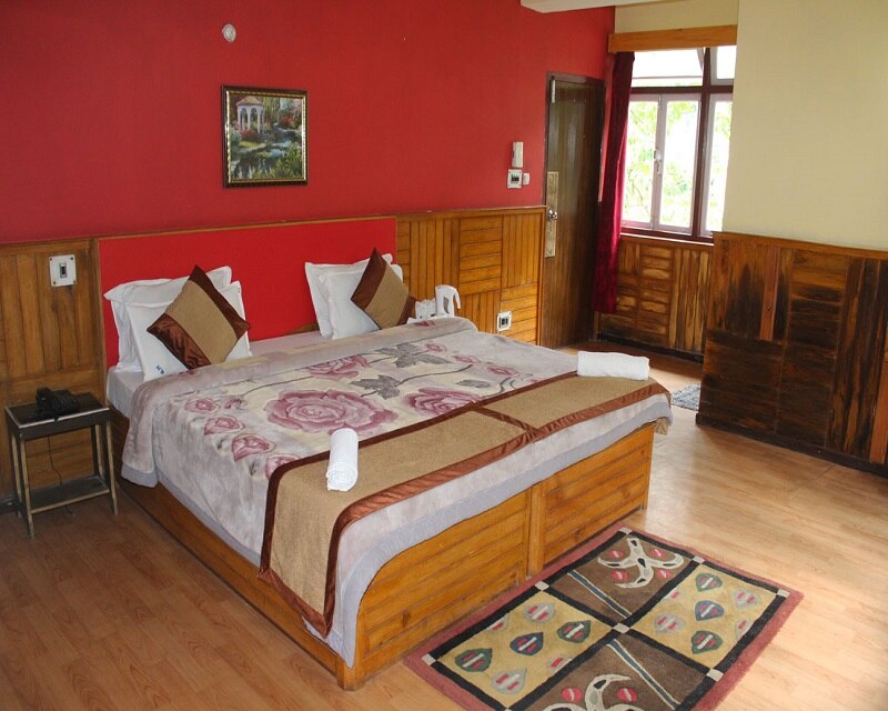 Spring Water Homestay - Tap to explore photos