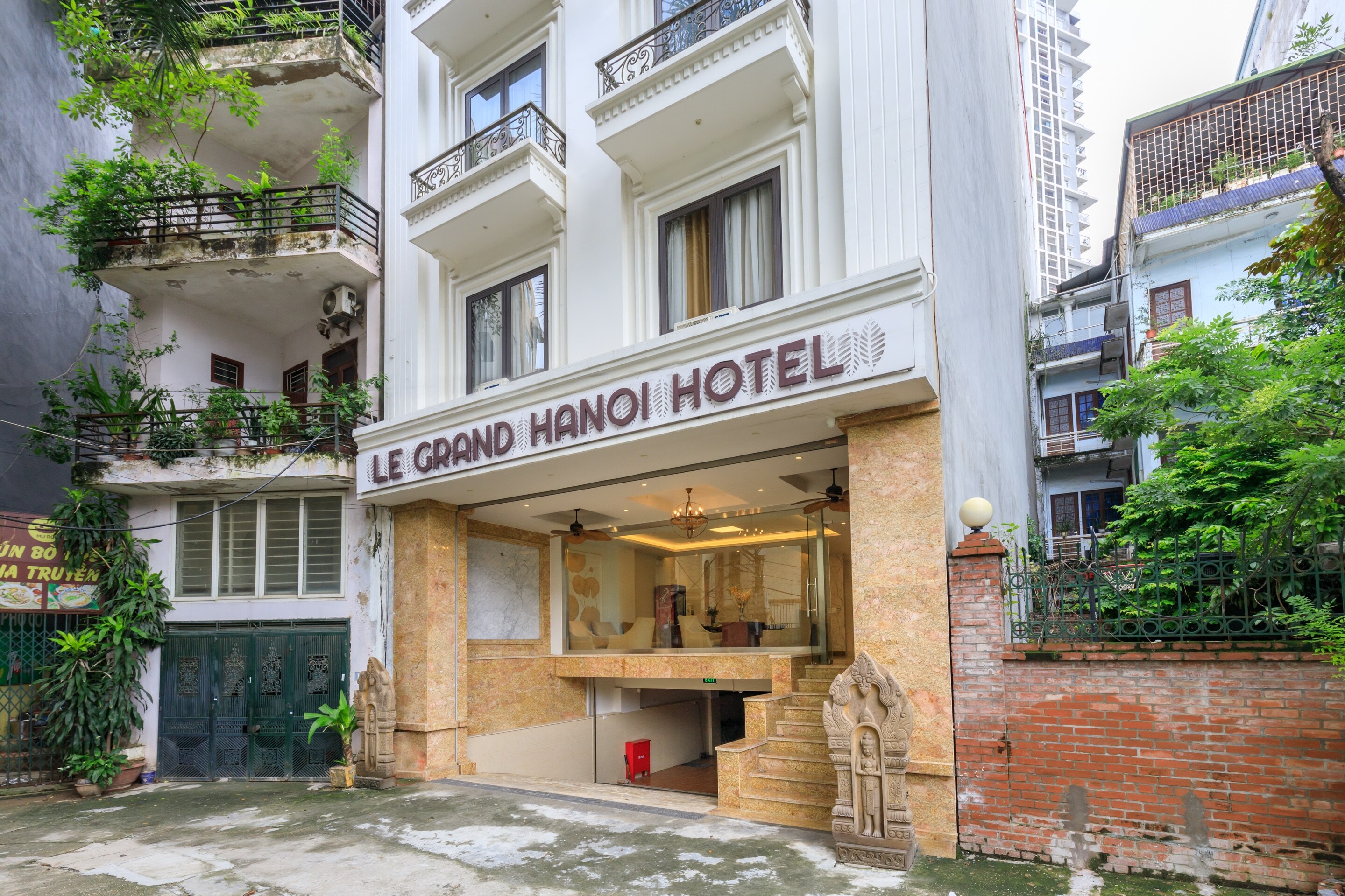 Capital O 1169 Le Grand Hanoi Hotel - The Charm - Tap to explore photos