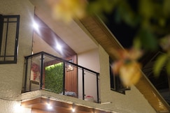 Jannat Homestay by Oberoi s, Srinagar