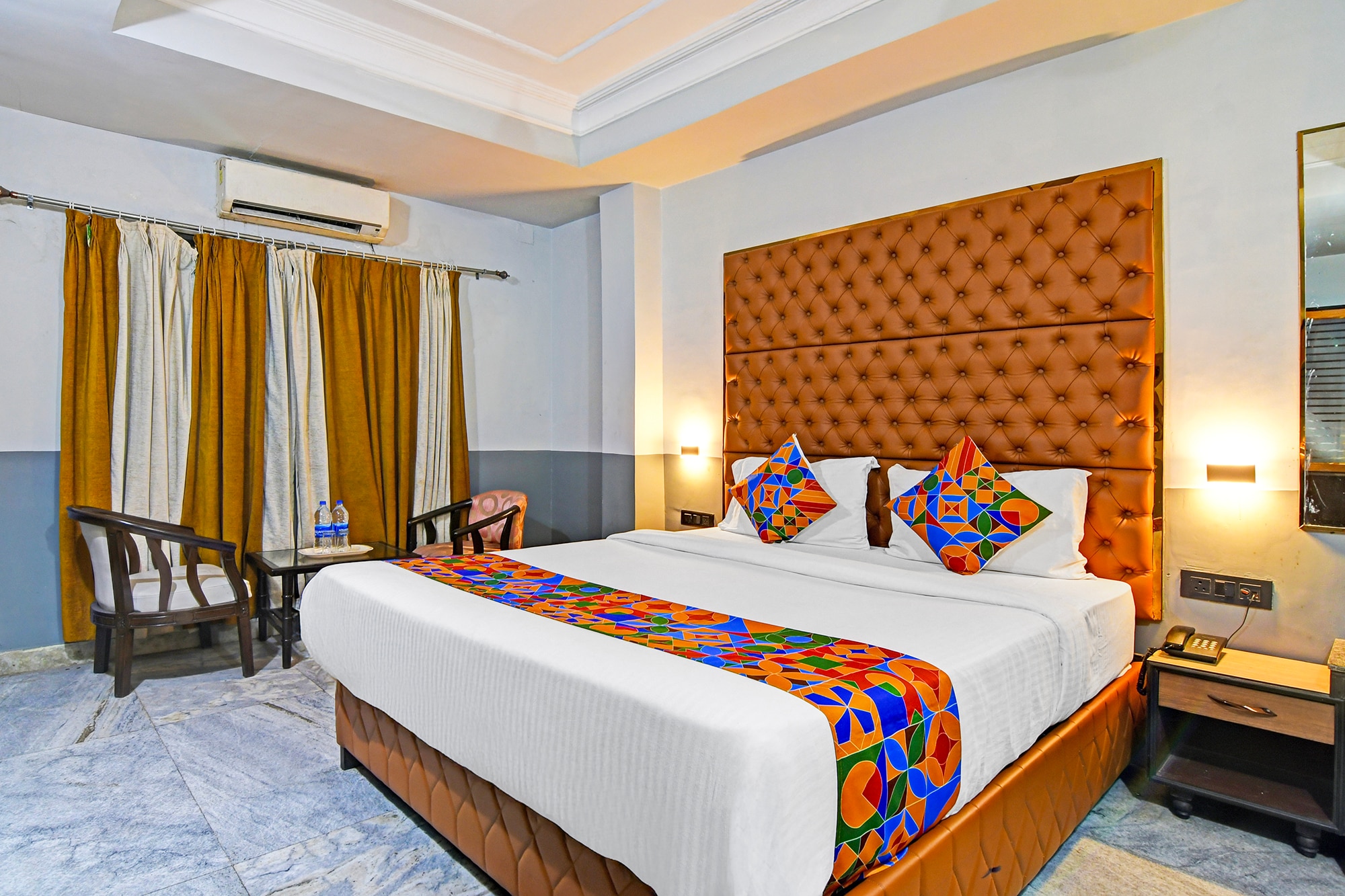 FabHotel Gulshan International - Nr Peter Cat Park Street - Tap to explore photos