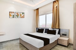 Hotel O N P PALACE, Agra