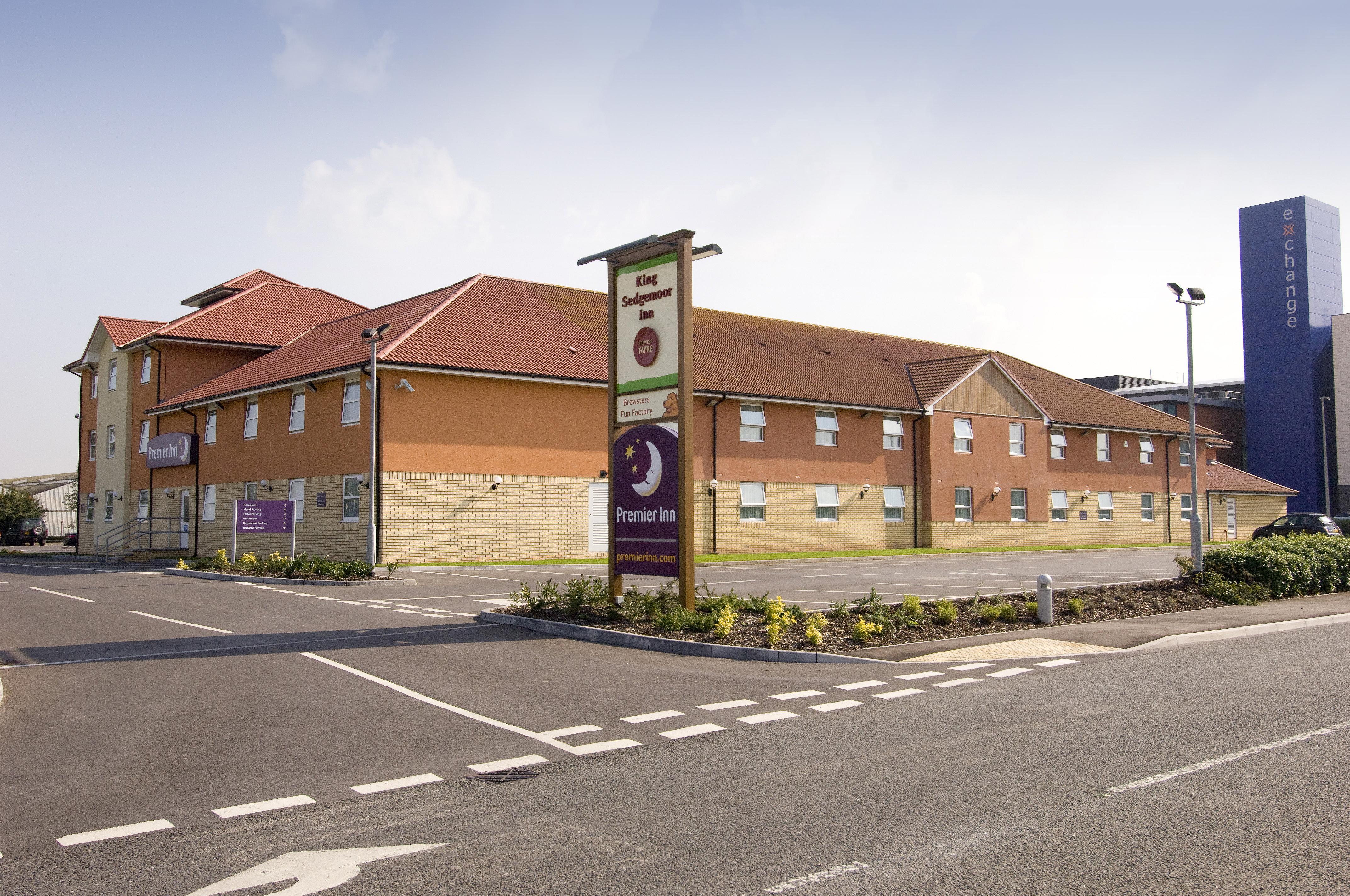 Premier Inn Bridgwater North (A38) - Tap to explore photos