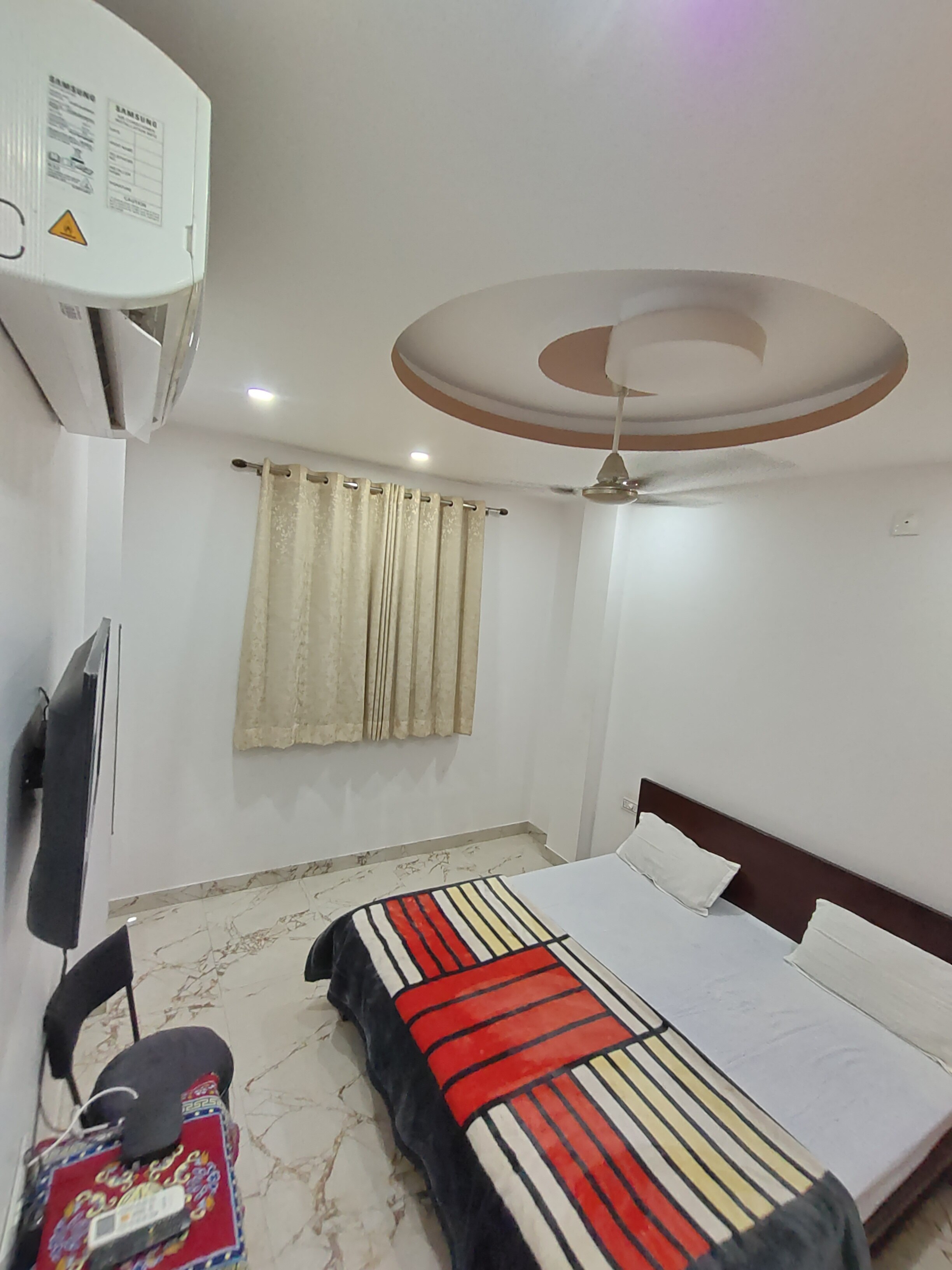 New Aroma Guest House - Tap to explore photos