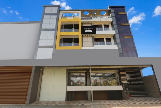 Super Townhouse Awas Vikas Kalyanpur