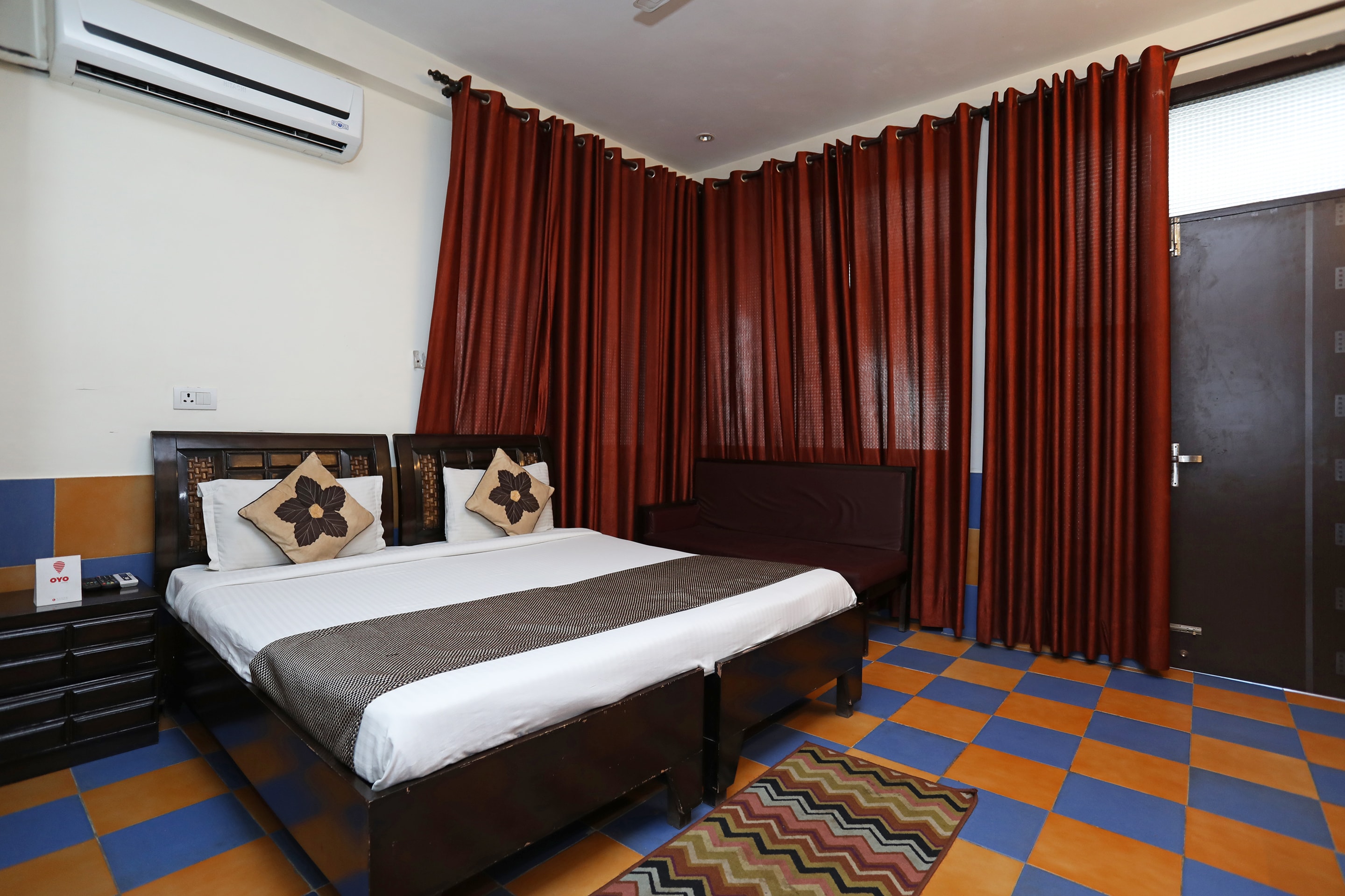 Hotel O Grand Empire Expressway - Tap to explore photos