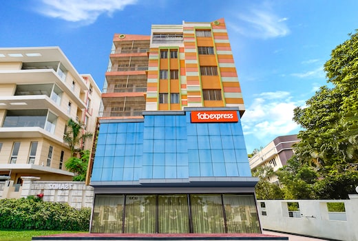 FabExpress Nest - Nr. Park Street Metro Station