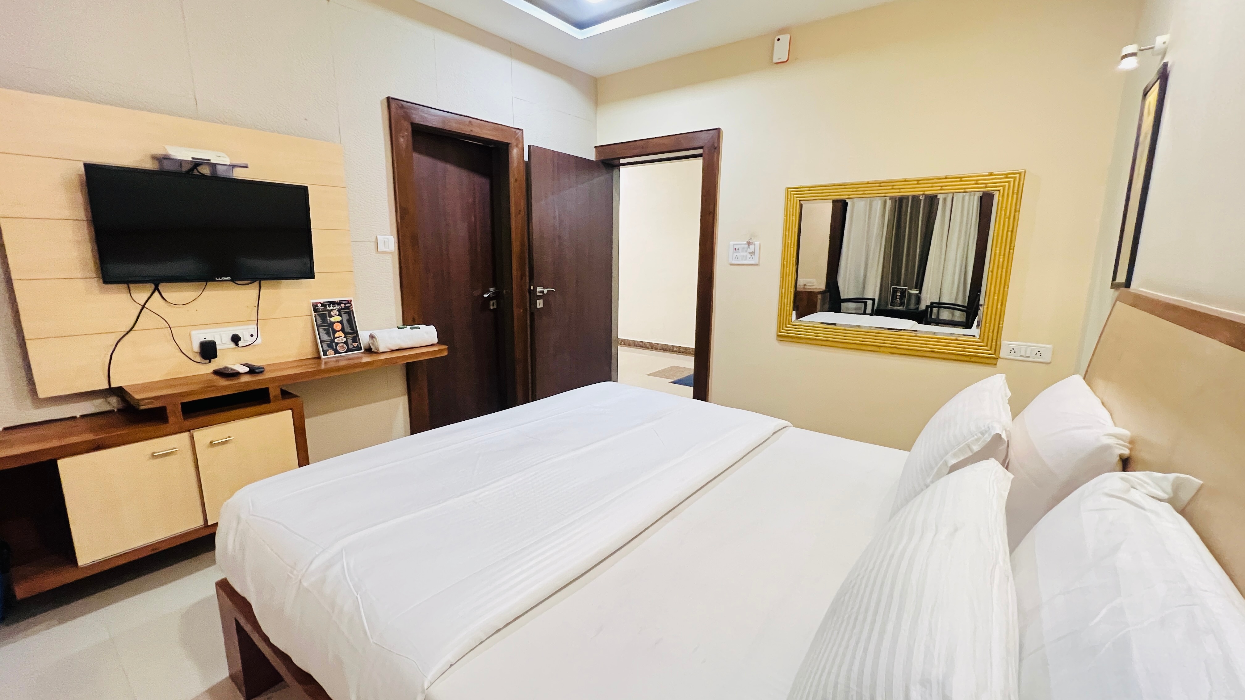 Hotel Kaka Inn, Mount Abu - Tap to explore photos