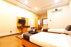 Hotel Rahul Palace by Rudransh Stay, Kalmeshwar