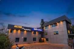 FabHotel Silver Leef and Resort, Wai