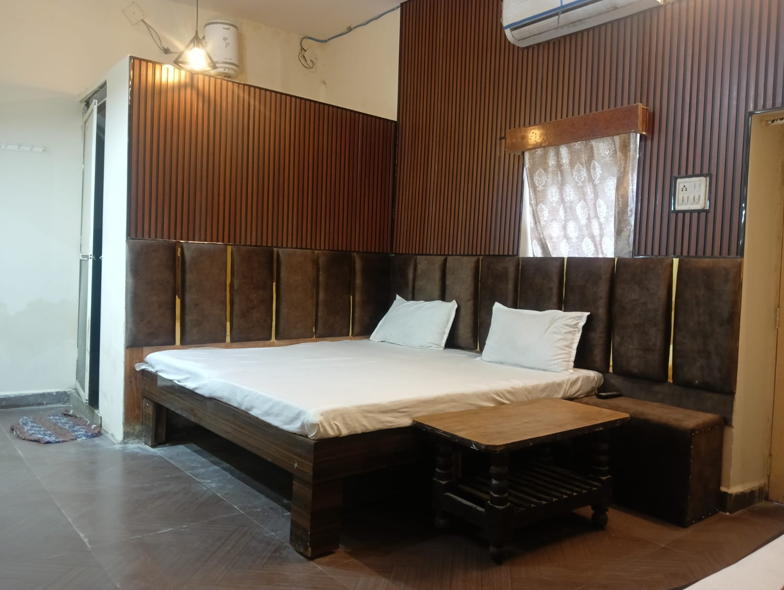 Shri radhe sagar hotel - Tap to explore photos