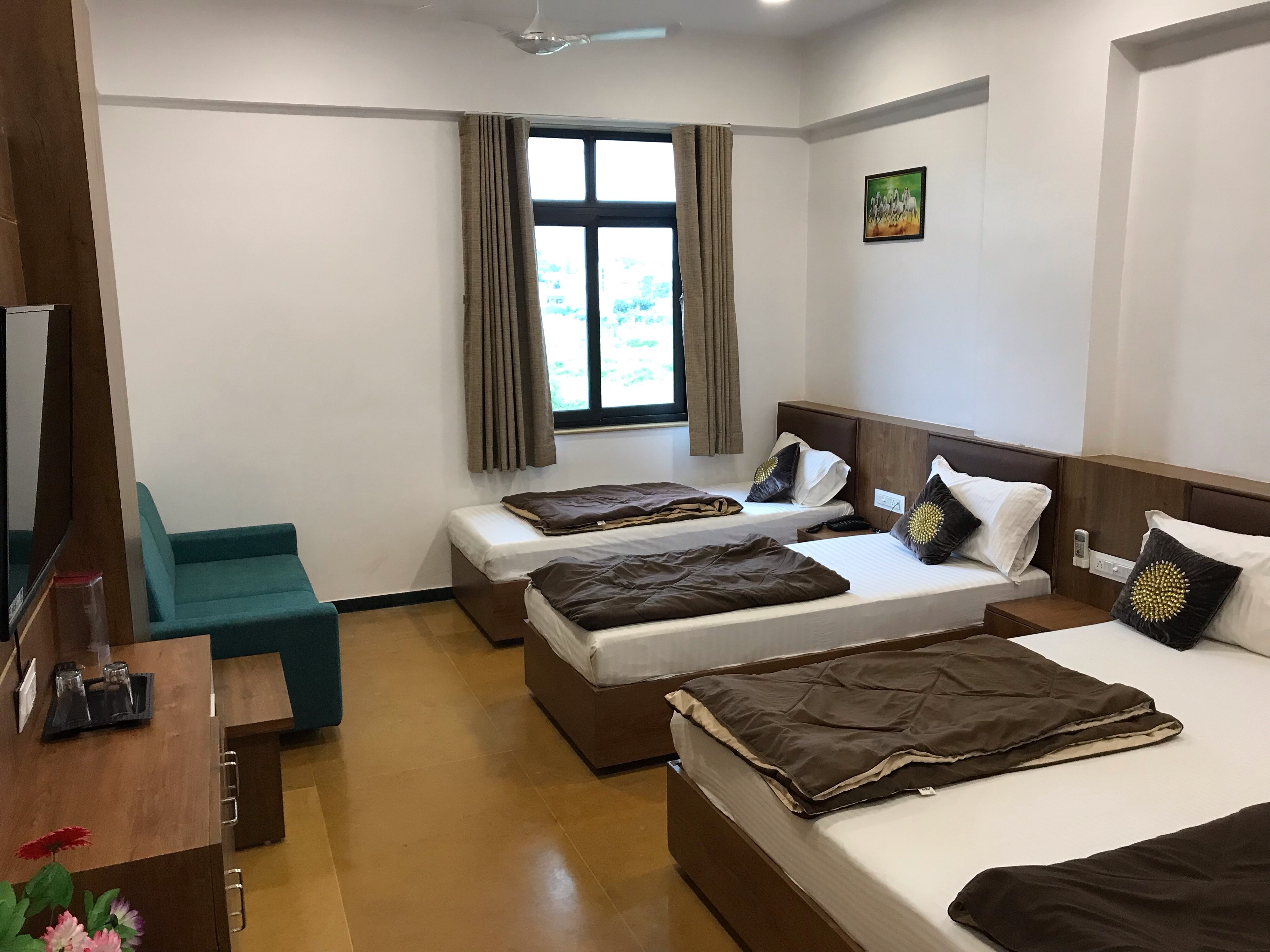 Hotel Amba Heritage - Tap to explore photos