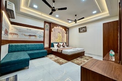 SR Palace, Vrindavan