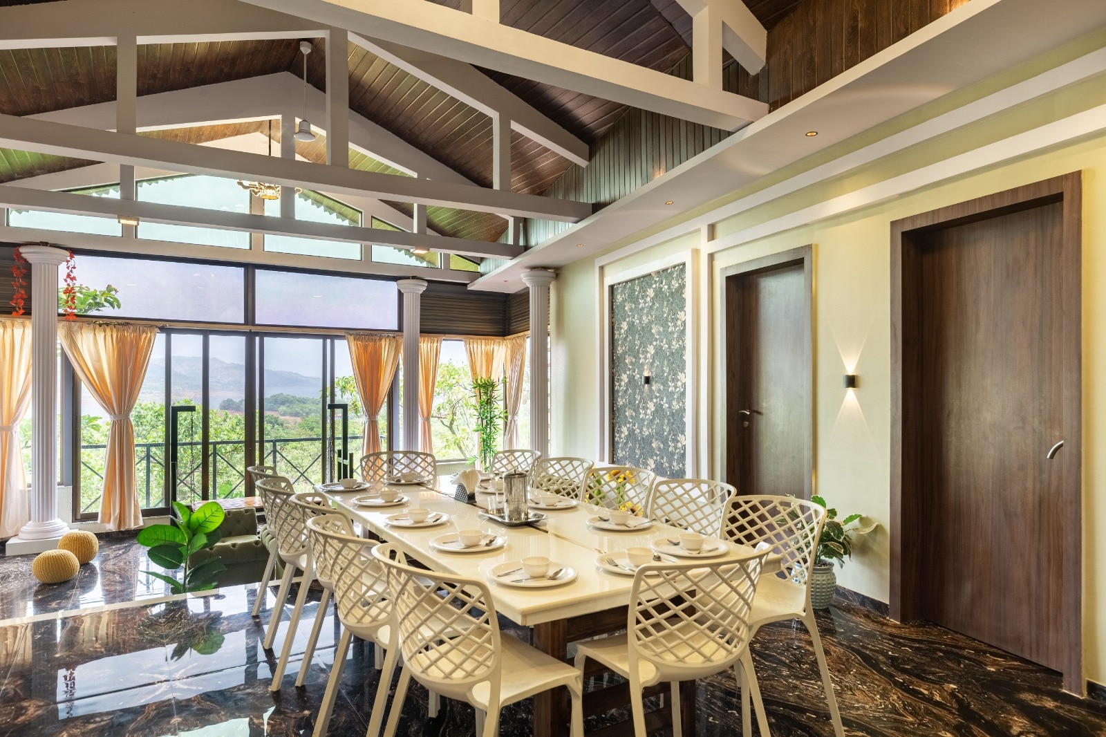 Panorama Lake 7 Bhk,Pawna Lake By Country Escape - Tap to explore photos