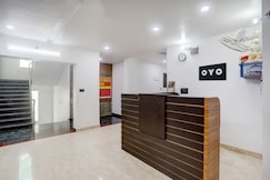 Hotel O by OYO Swarun and Banquet Hall Gulzarbagh Station Bus Stop, Patna