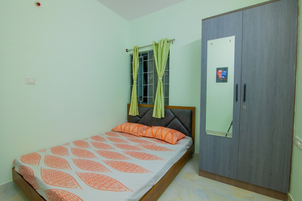 Awesome 1bhk flat on 3rd floor - Tap to explore photos