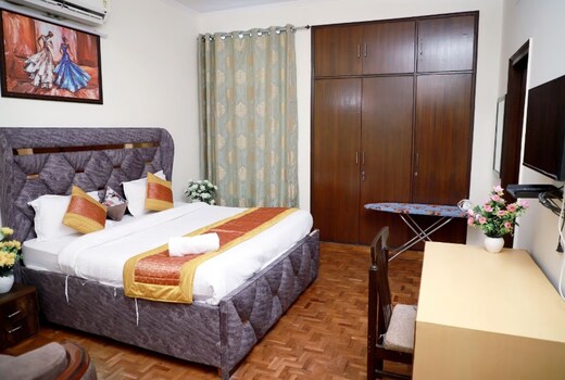 Greenleaf Apartment and Suites