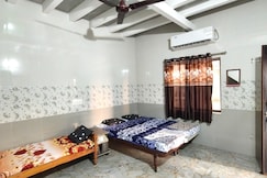 Omkar Homestay 400m from Dwarkadhish Temple., Dwarka