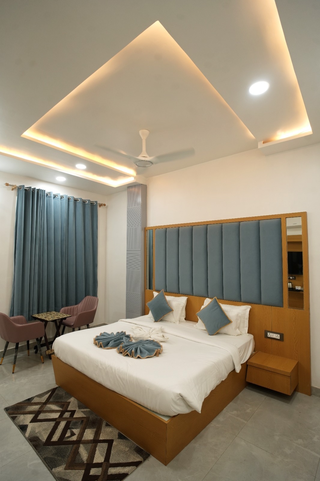 Hotel Govind Residency. - Tap to explore photos