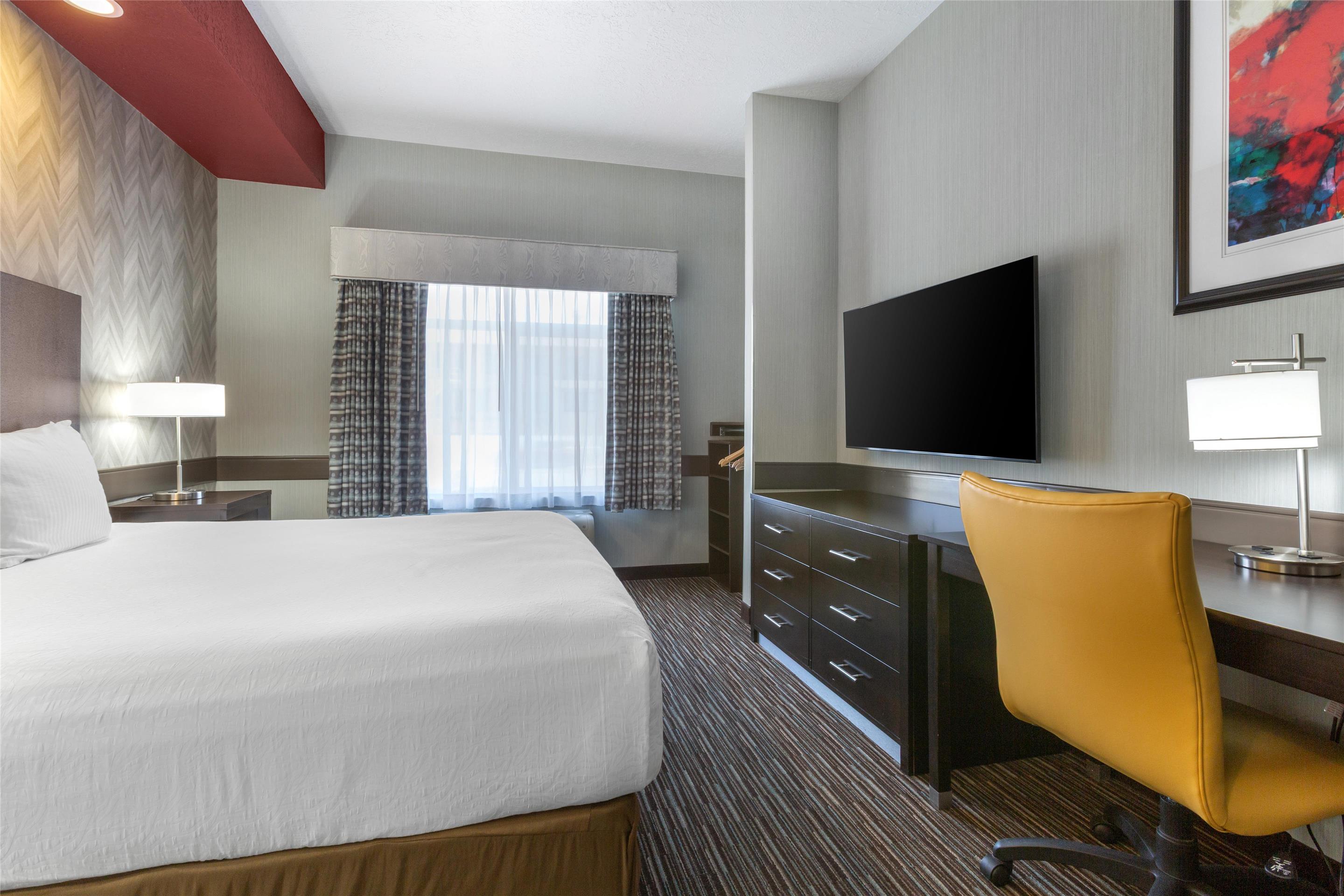 Best Western Plus Gallup Inn & Suites - Tap to explore photos
