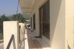 Hotel baijnath Lake view , Kausani