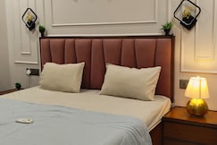 Travellers Habitat 1BHK with Balcony DLF Phase 3, Gurgaon