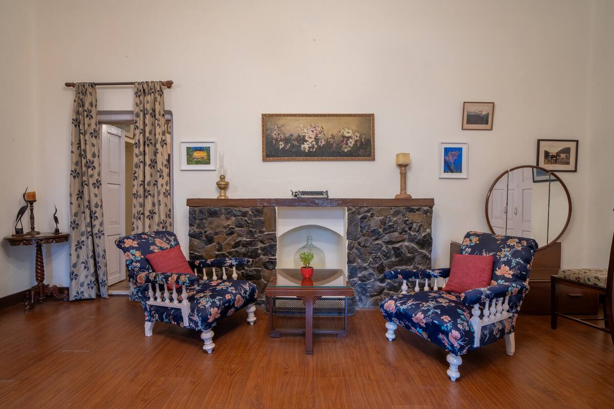 Clifton 5 BHK vintage villa in Nainital - Tap to explore photos
