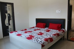 HOTEL MIDTOWN, Bhatapara