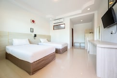 The Green Beach Resort, K. Sam Roi Yot
