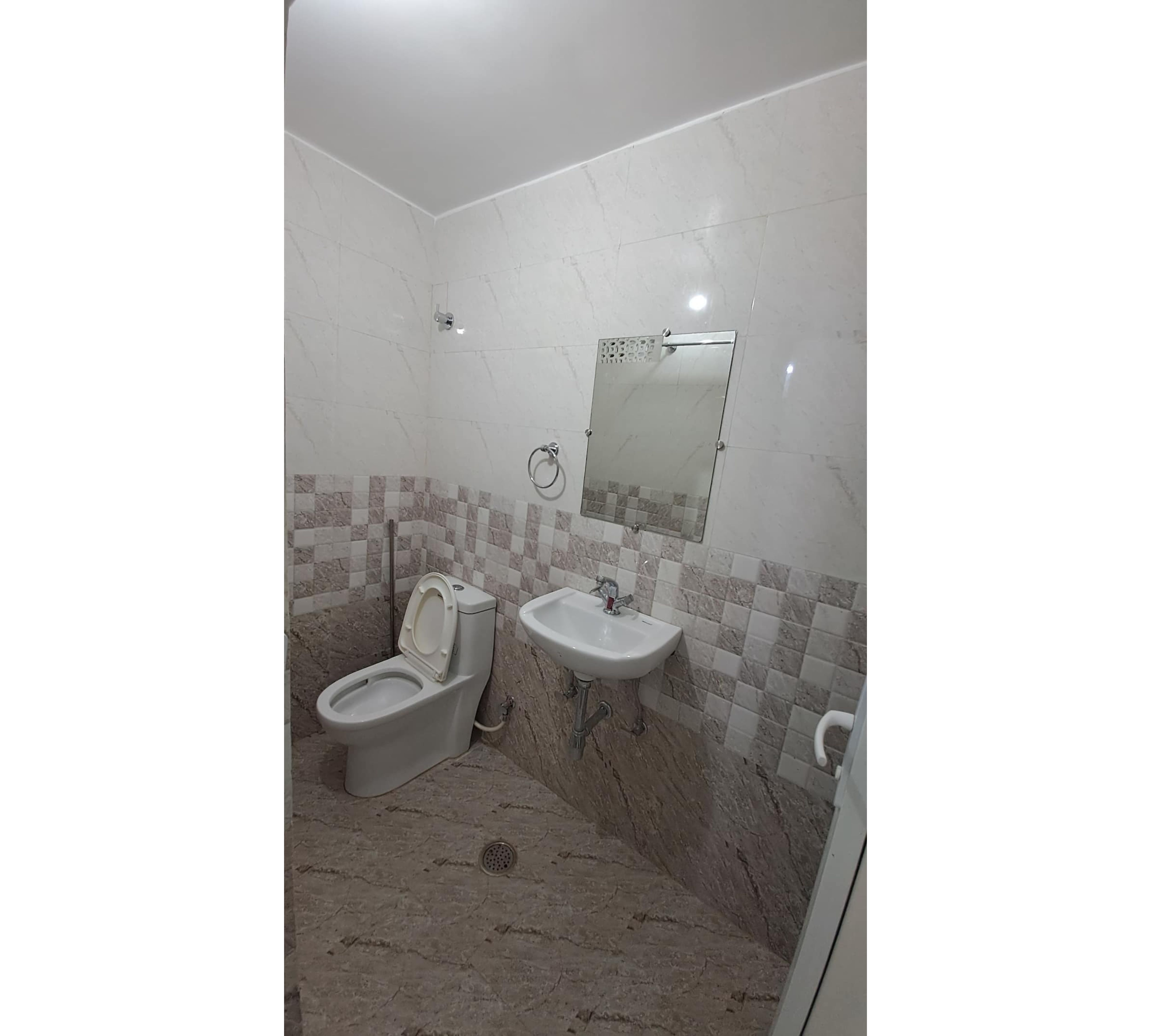 Lovely Apartment on Assi Ghat - Tap to explore photos