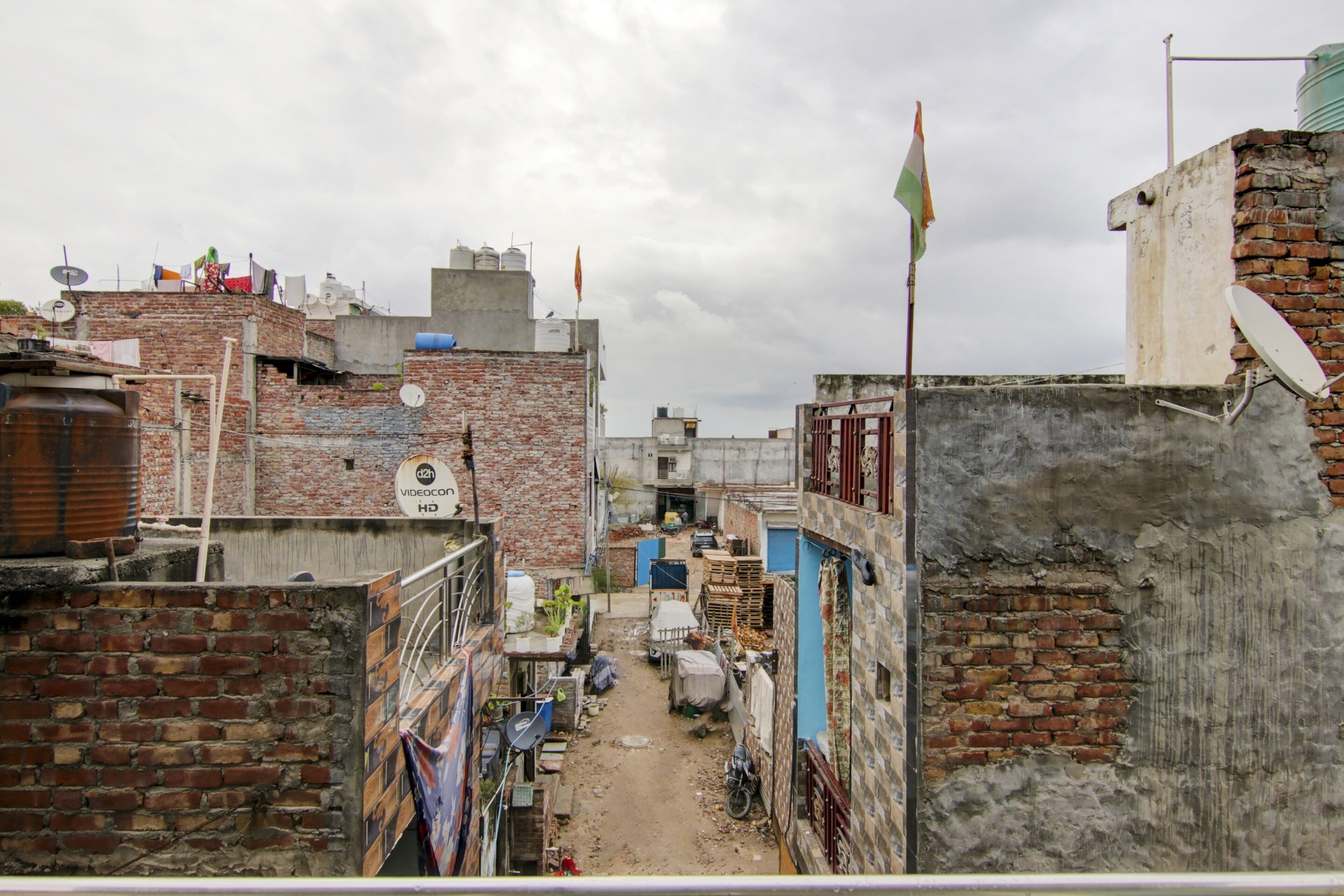 Hotel O S Palace Near Samaypur Badli Metro Station - Tap to explore photos
