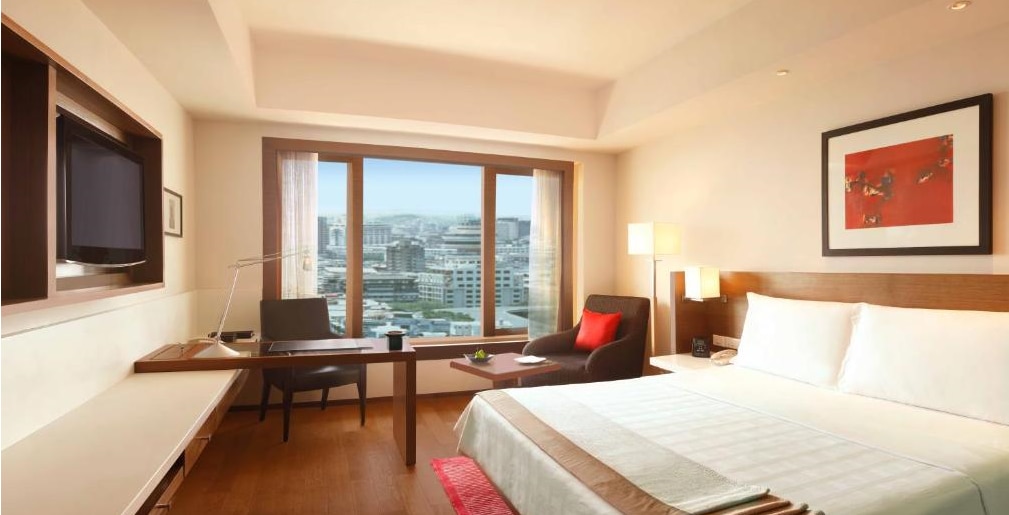 Premier Room, City Views 1