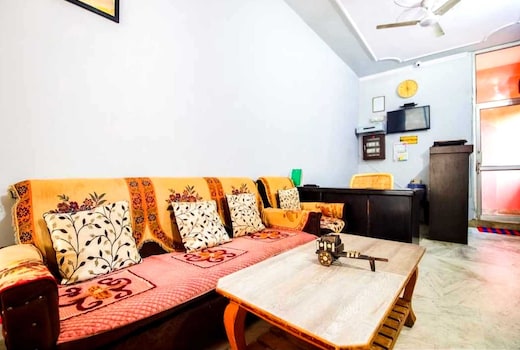 Hotel O Castle Home Stay