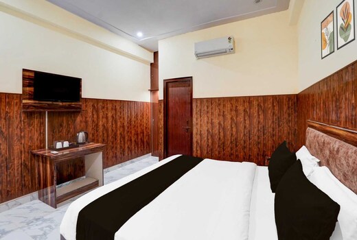Hotel O IIT Varanasi Formerly Shree Gopal Upwan