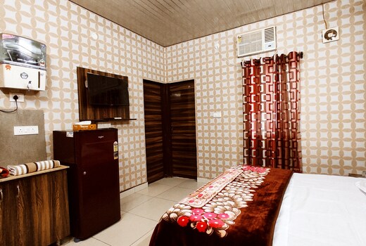 SYL HOTELS One