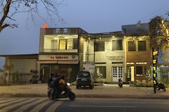 MD Grand Hotel and Resort, Agra