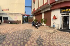 KAPOOR'S HUT, Shahjahanpur