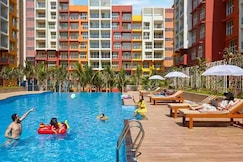 Lovely 2BR Sea-view Serviced Pool Apartment, Goa