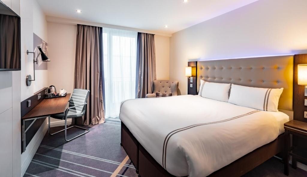 Premier Inn Frankfurt Messe - Tap to explore photos