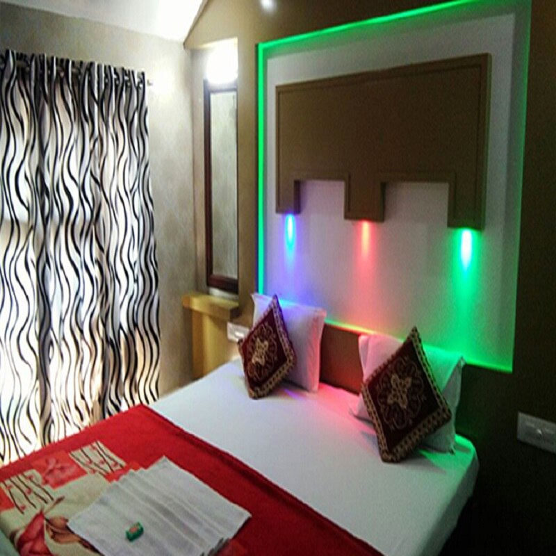 Deluxe -2 BHK Houseboat by EGC - Tap to explore photos